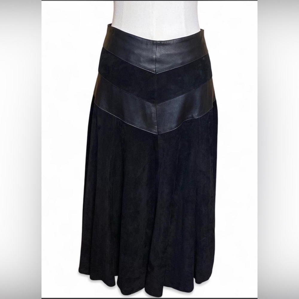 SKIN ROMA Vintage Elegant Black A-Line Suede Skirt with Leather Details size 41